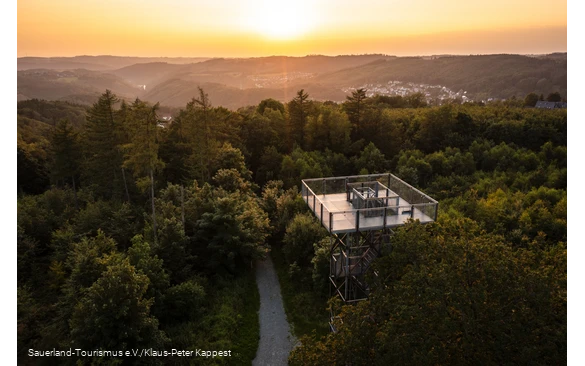 Quitmannsturm Neuenrade im Sonnenuntergang