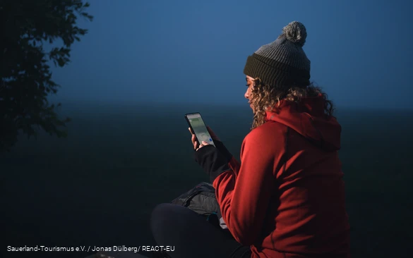 Wanderplanung in der Morgendämmerung