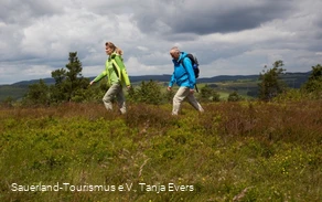 Wanderer auf Kahle Pön auf dem Sauerland-Höhenflug