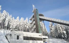 Anlaufturm Mühlenkopfschanze im Winter