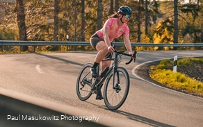 bikerin-rennrad c) Paul Masukowitz Sauerland-Tourismus.jpg