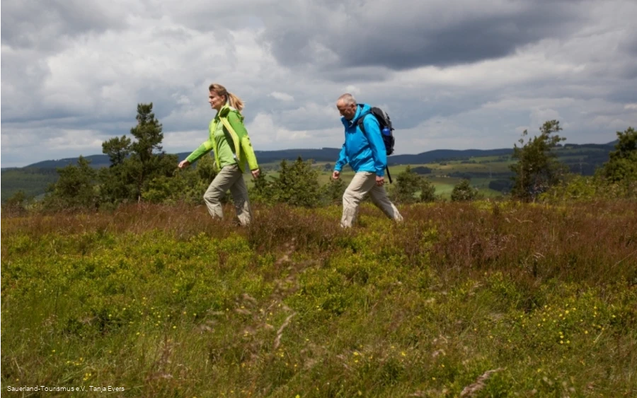 Wanderer auf Kahle Pön auf dem Sauerland-Höhenflug