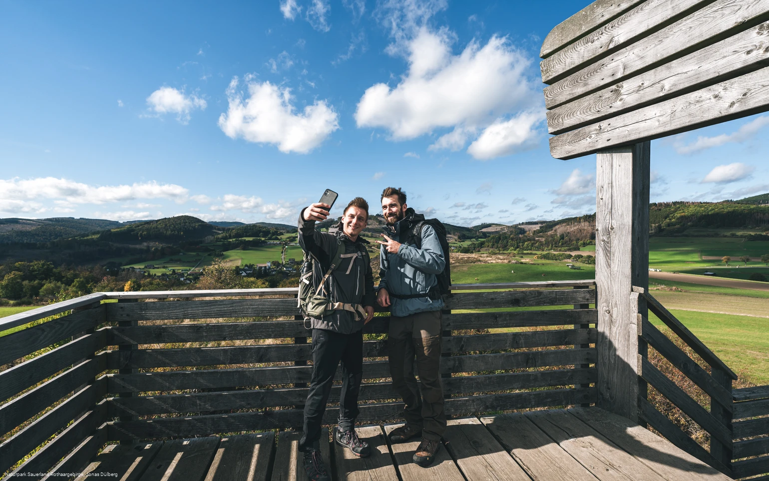 Zwei Wander auf dem Stabil Stuhl
