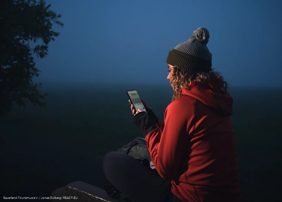 Wanderplanung in der Morgendämmerung