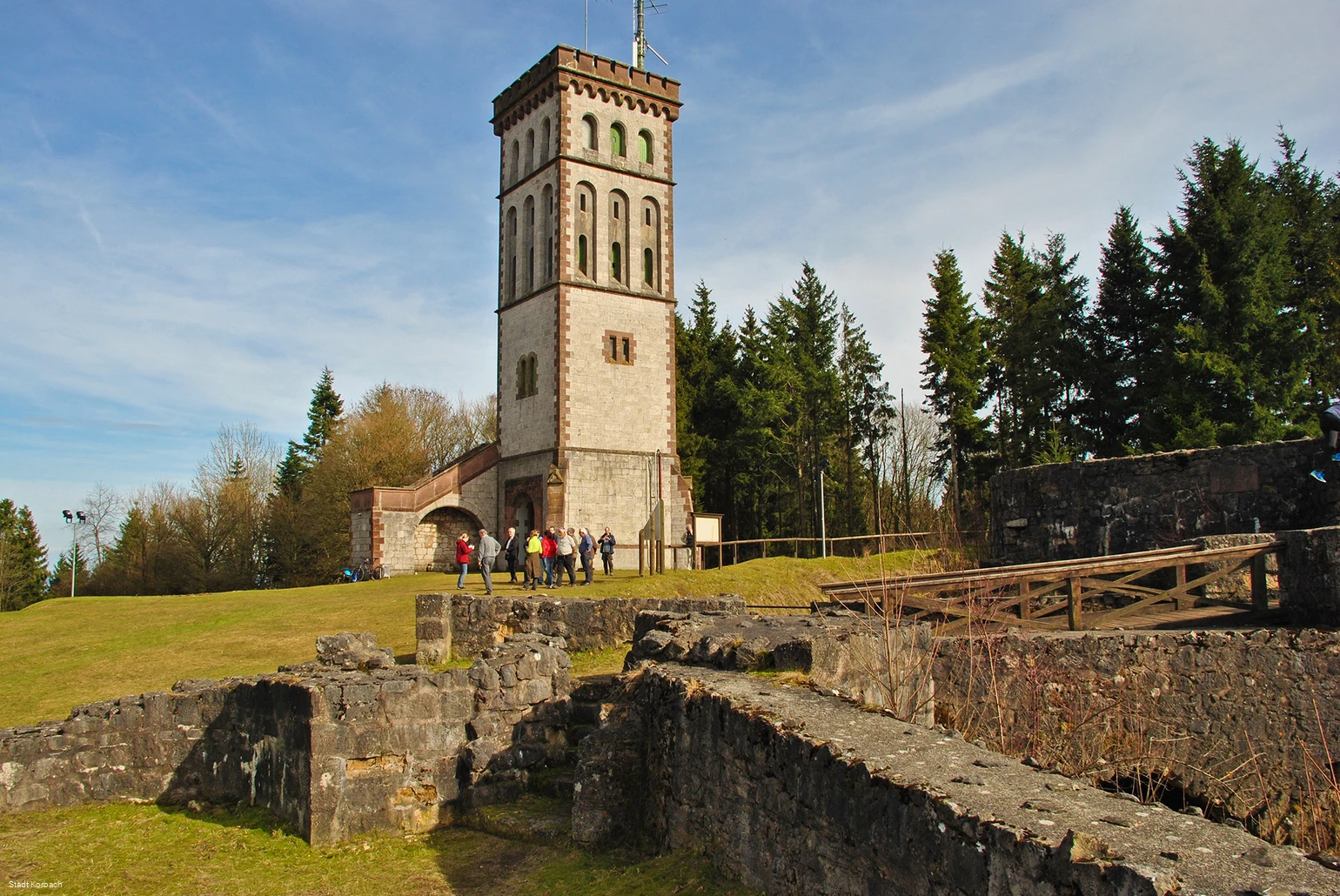Eisenberg Ruine mit Georg-Viktor-Turm