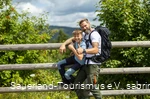 Vater mit Sohn am Oberbecken