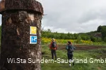 Zwei Wanderer auf dem Fickeltünnesweg